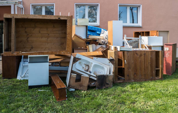 Best Garage Cleanout Services  in Delcambre, LA